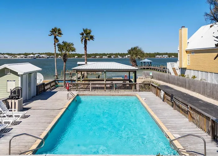 Waterfront With Access And Boat Launch Holiday home